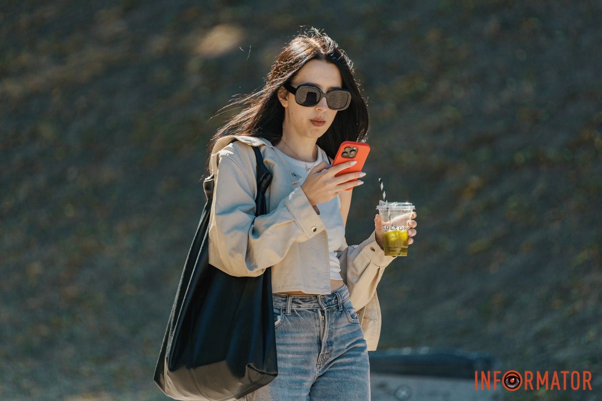 Улыбки, объятия и игры: как жители Днепра проводят День города – истории в фото 51