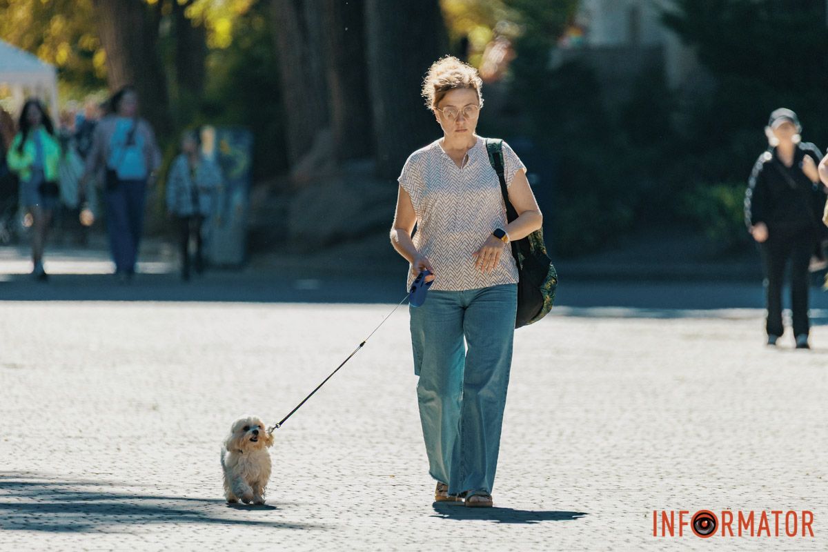 Улыбки, объятия и игры: как жители Днепра проводят День города – истории в фото 50