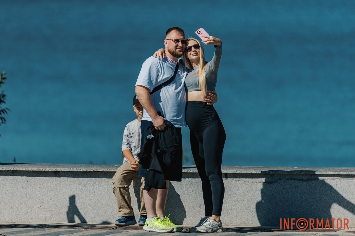 Улыбки, объятия и игры: как жители Днепра проводят День города – истории в фото 20