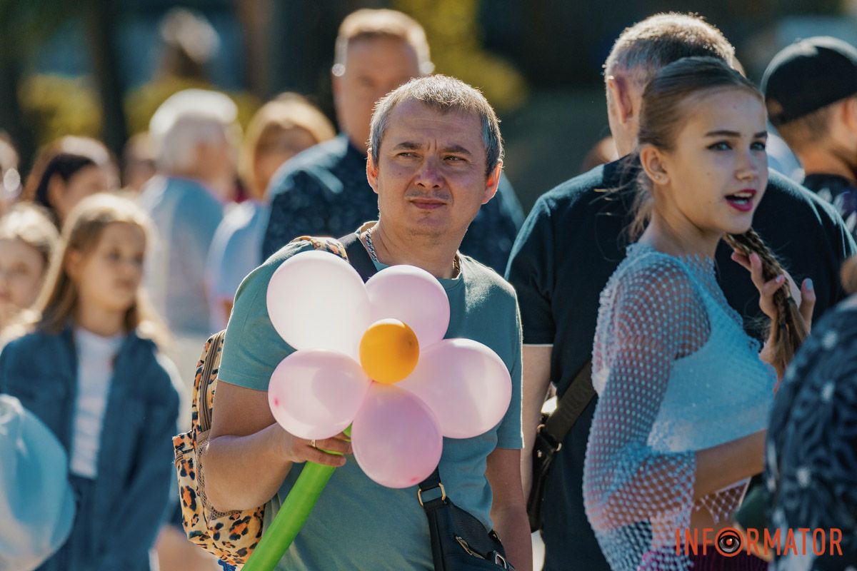 Улыбки, объятия и игры: как жители Днепра проводят День города – истории в фото 19