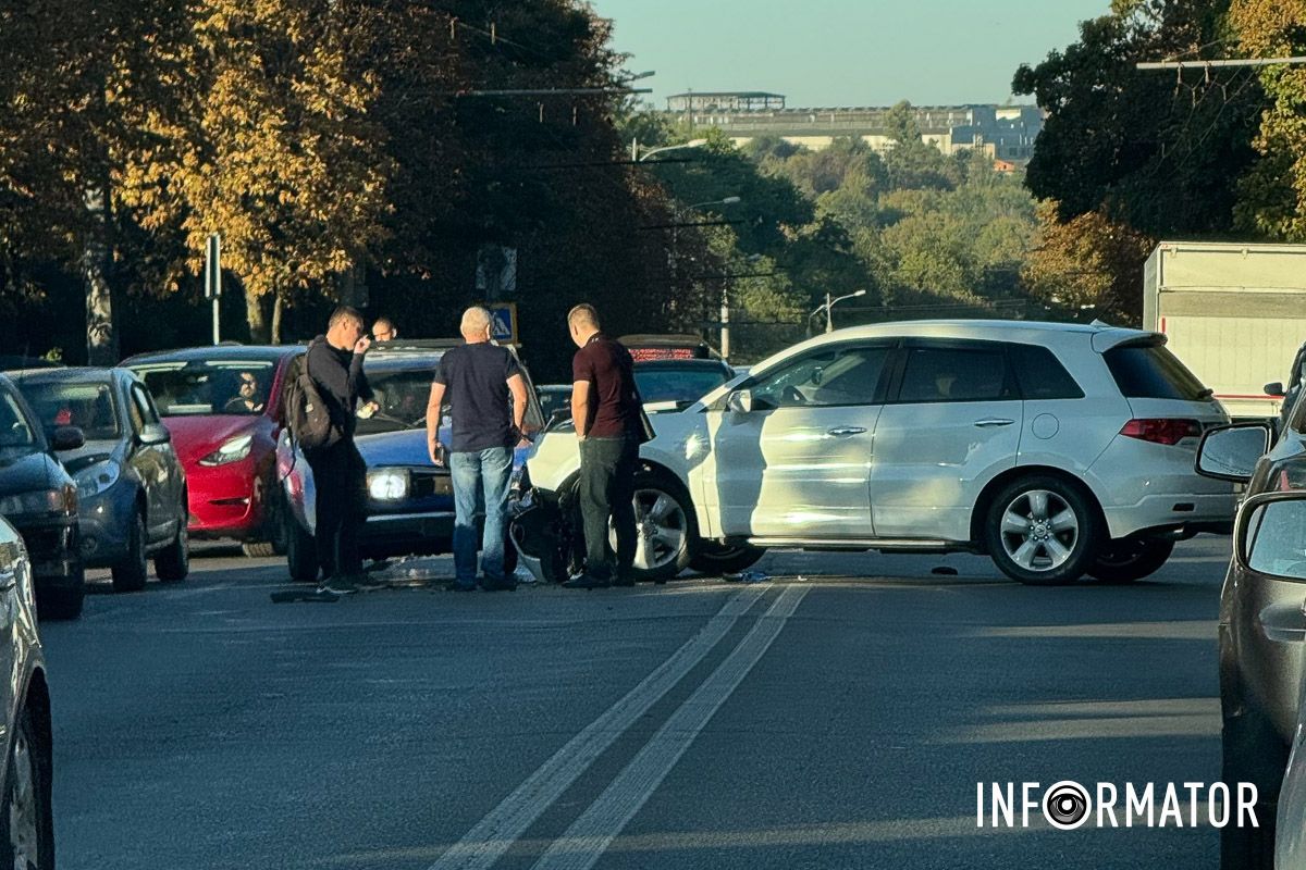 ДТП произошло на улице Паникахи