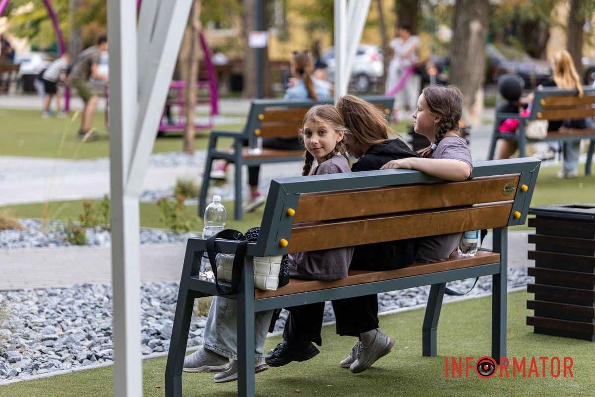 Місцеві жителі вже приходять сюди сім’ями