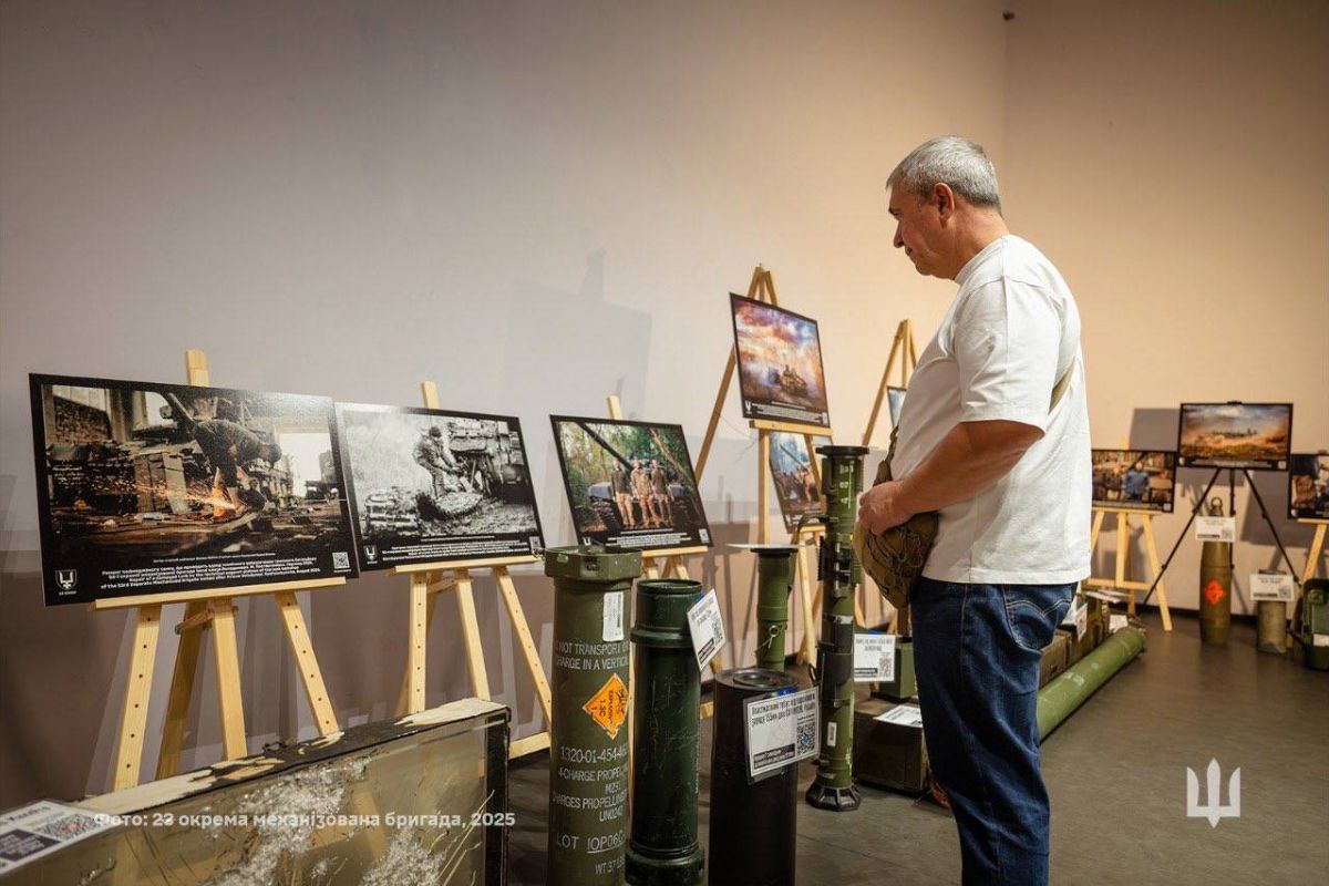 14 сентября в Днепре, в Музее современной российско-украинской войны, стартовала уникальная выставка, посвященная Дню танковых войск Вооруженных сил Украины
