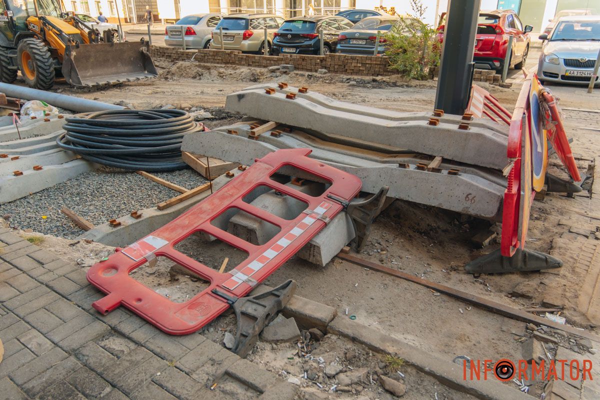 После демонтажа будут готовить нижнее строение пути и укладывать рельсы.