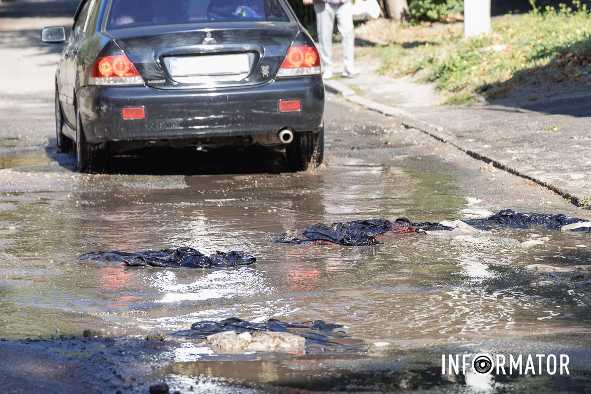 За ці дороги люди платять податки