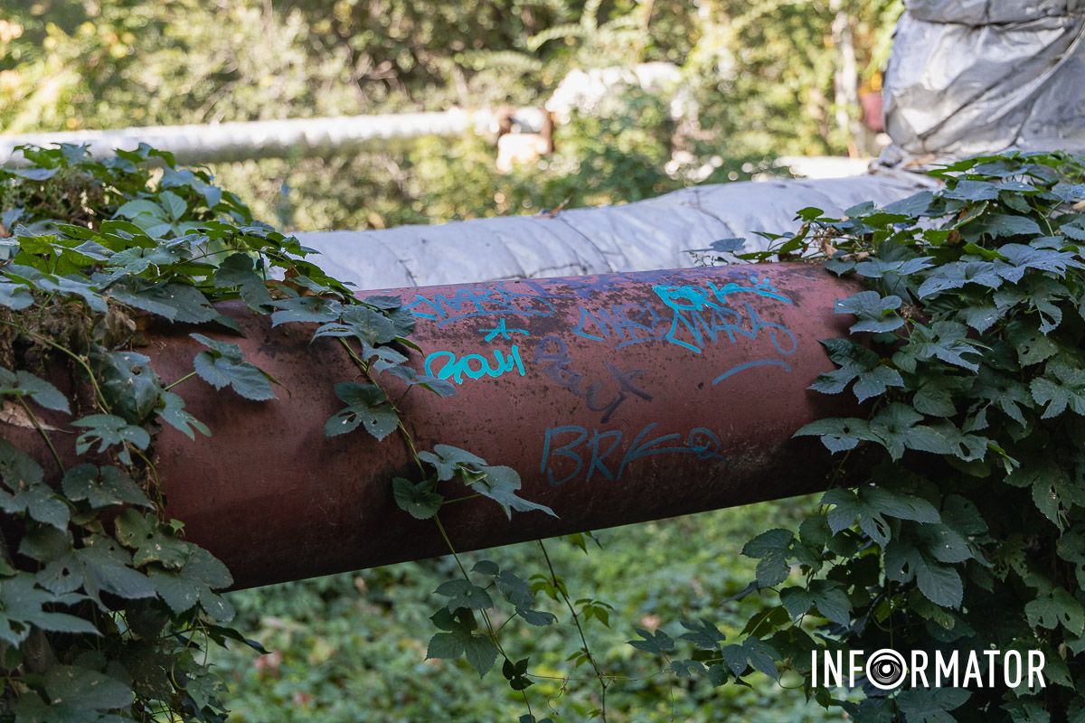 Поблизу школи №137 на Тополя-3 Як у Дніпрі йде підготовка до опалювального і чи дійсно «роботи виконали на 90%» 10