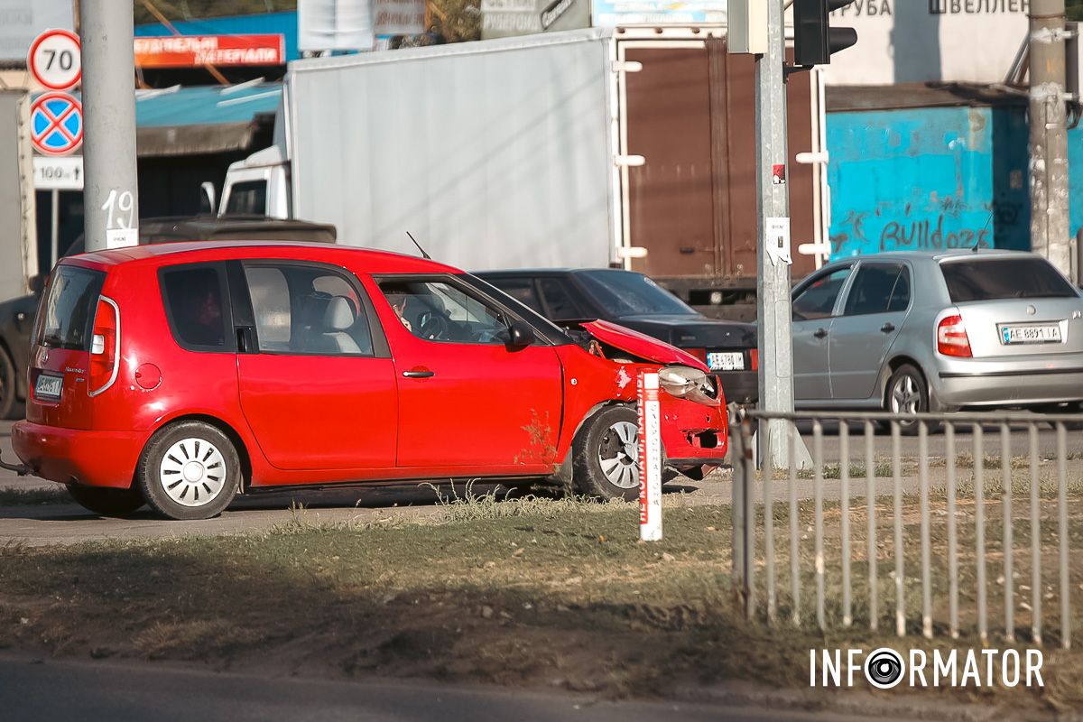 Станом на 16:50 автівки прибрали з дороги Станом на 16:50 автівки прибрали з дороги