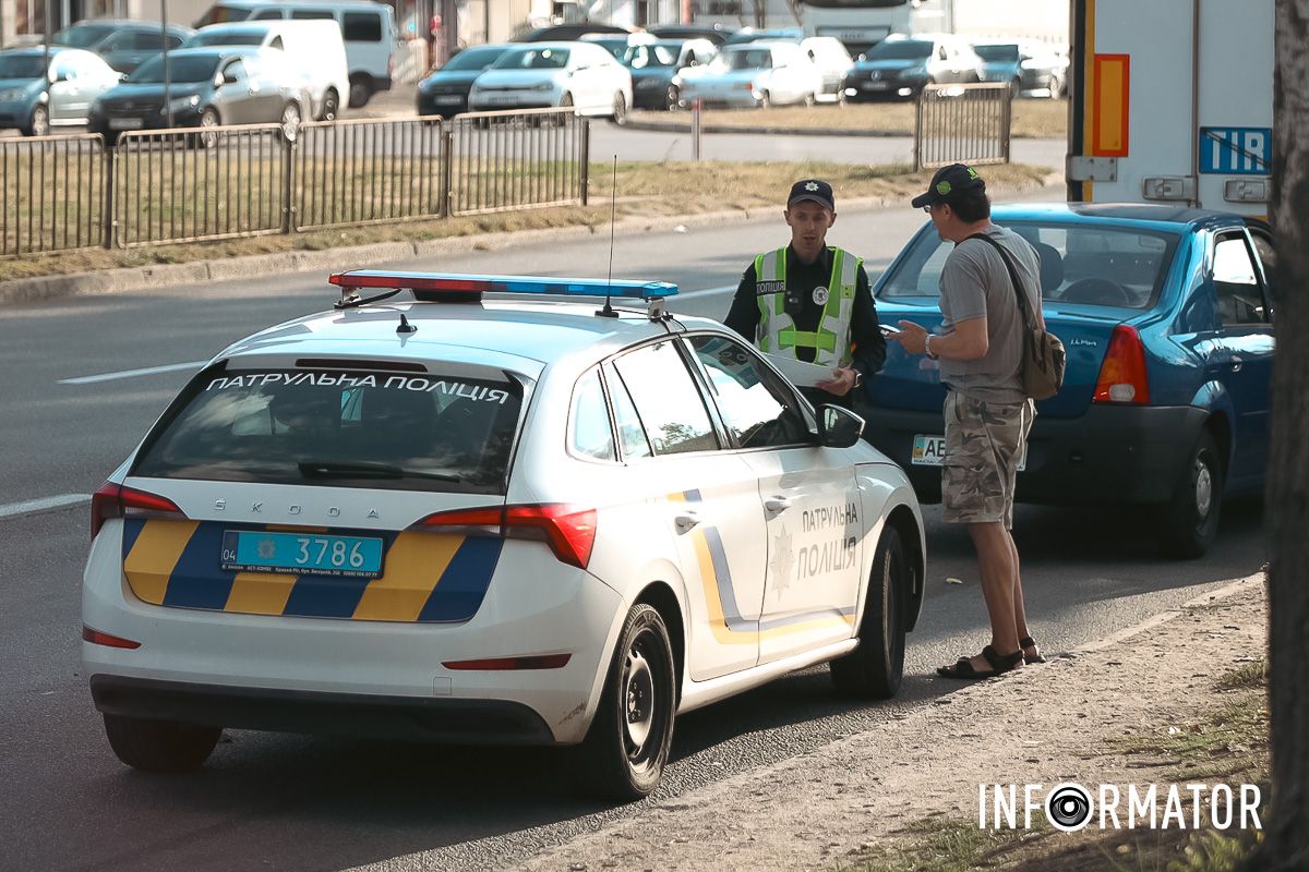 Попередньо, Skoda намагалась повернути на вулицю Березинську з Донецького шосе Попередньо, Skoda намагалась повернути на вулицю Березинську з Донецького шосе