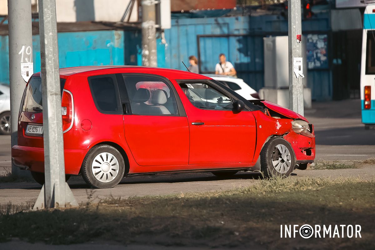 У цей час там рухалась Dacia У цей час там рухалась Dacia