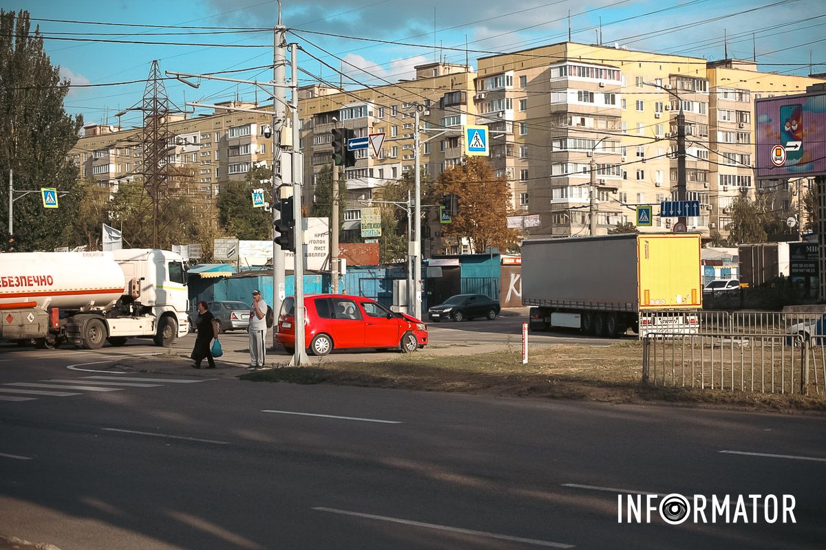 Автівки зіткнулись Автівки зіткнулись