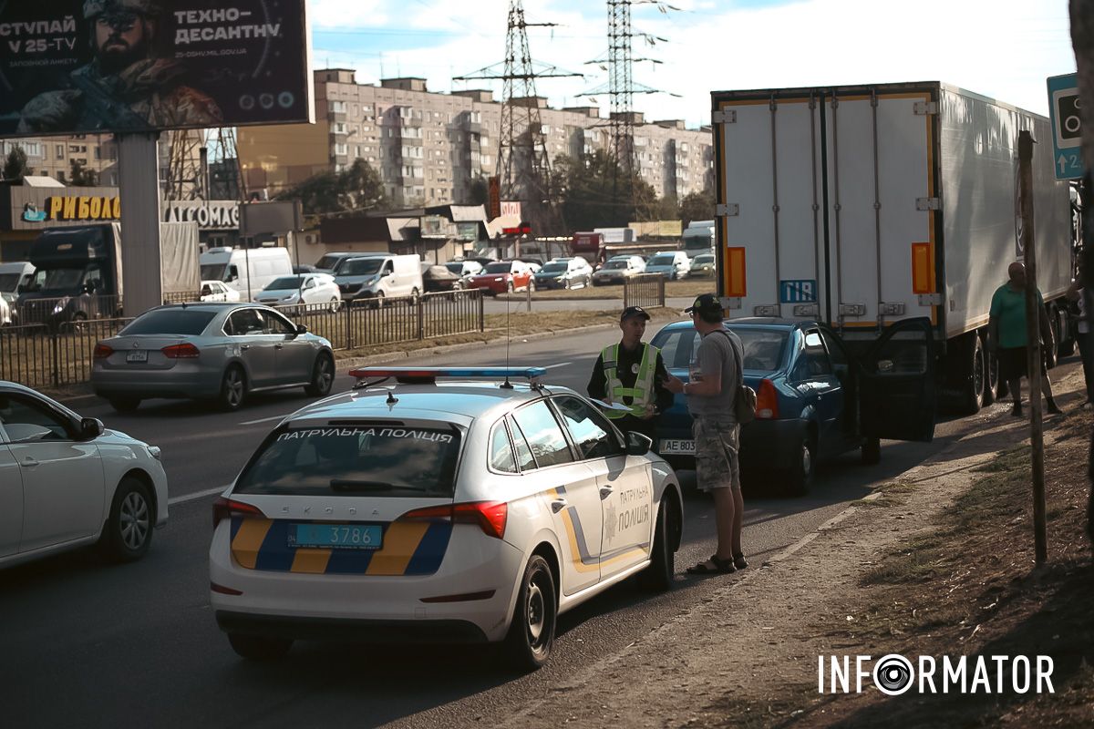 У пʼятницю, 19 вересня, у Дніпрі на перехресті Донецького шосе та вулиці Березинської сталася ДТП У пʼятницю, 19 вересня, у Дніпрі на перехресті Донецького шосе та вулиці Березинської сталася ДТП
