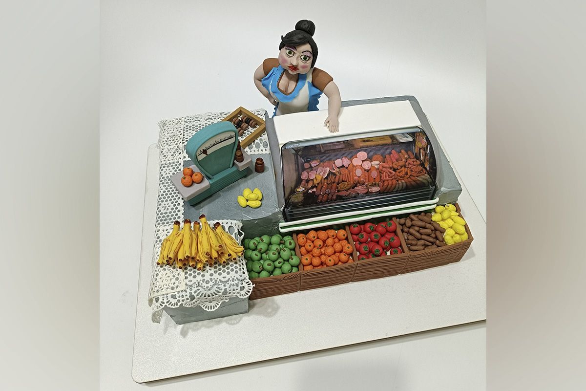 В начинку входят сливочный бисквит, творожный крем "Чиз", клубничное конфи, бананово-апельсиновый курд В начинку входят сливочный бисквит, творожный крем "Чиз", клубничное конфи, бананово-апельсиновый курд