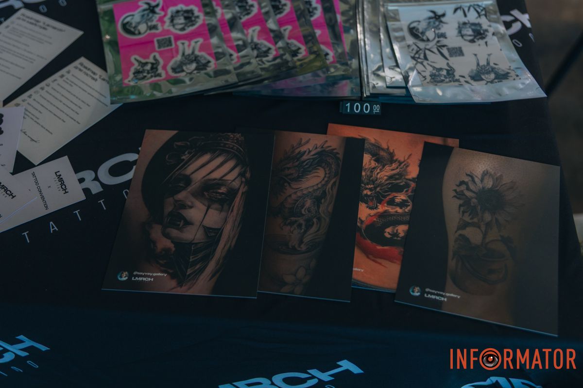 Реквизиты были в разрушенной многоэтажке: в Днепре мастер из Николаева принимает участие в фестивале Tattoo Convention 67