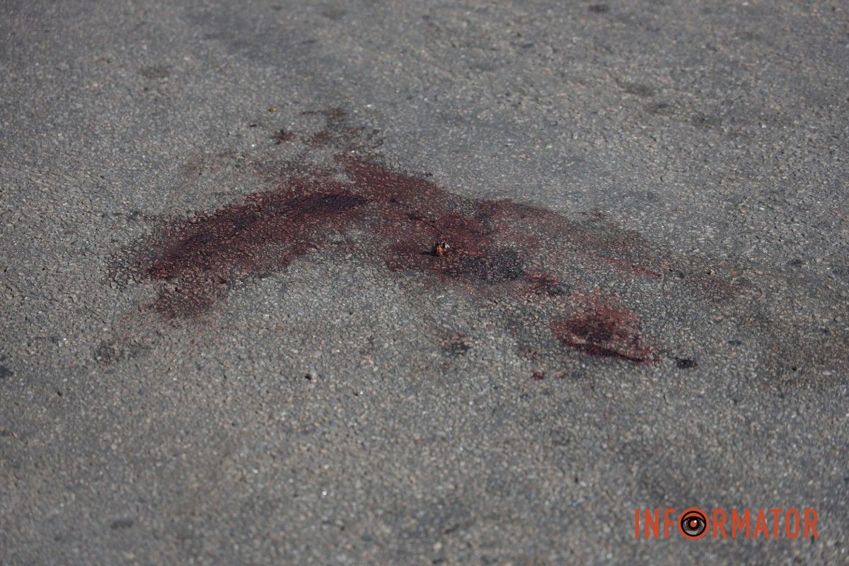 У Дніпрі на Старомостовій площі, біля McDonald's, маршрутка №48 наїхала на людину 4