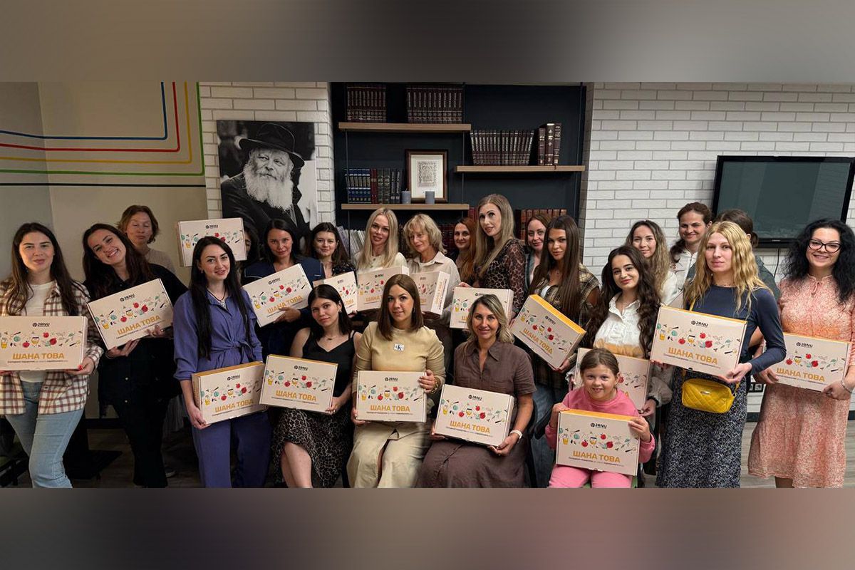 “Менора Ком’юніті” отримала святкові набори від Дніпровської Єврейської громади Дніпра