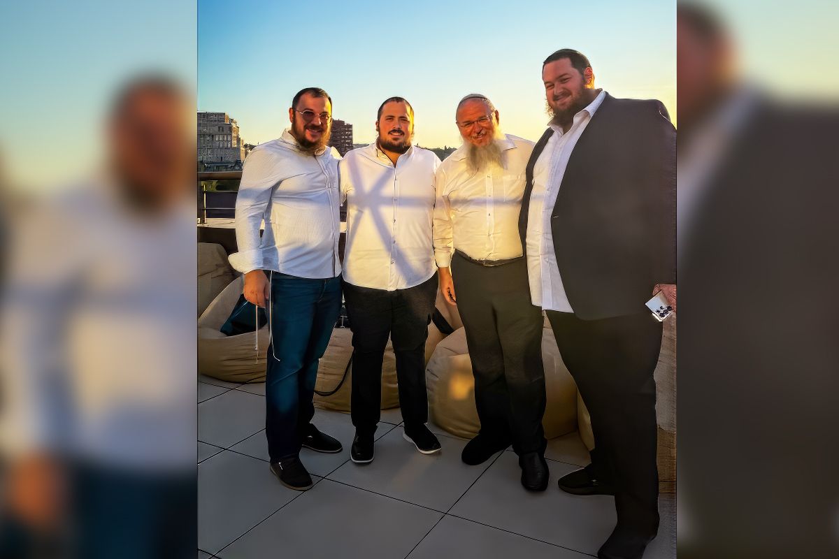  Реувен Каменецький є головним равином "Менори Ком'юніті"