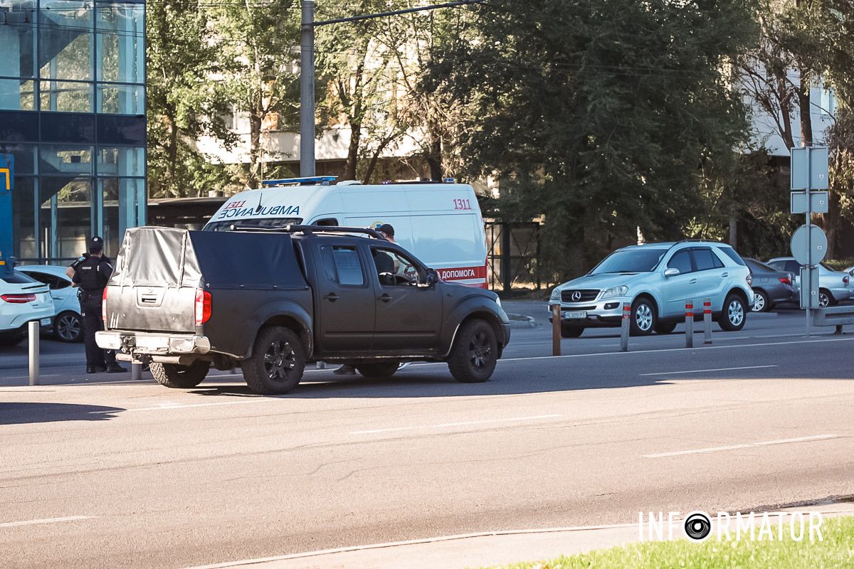 ДТП на Набережной Победы в Днепре На Набережной победы в Днепре произошло ДТП: на месте работают "скорая" и полиция 1