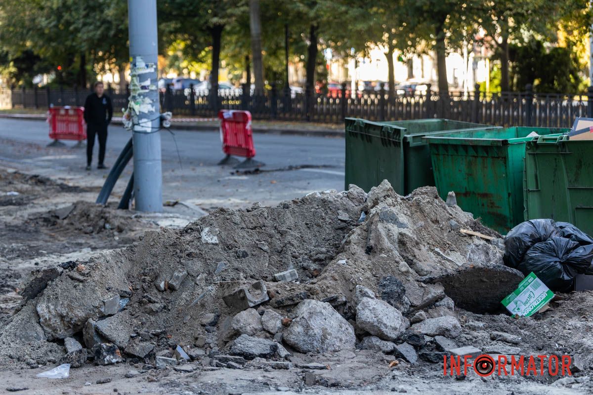Разрыт центр и песчаные тропы: в Днепре на проспекте Яворницкого начали новый участок создания маршрута безбарьерности 7