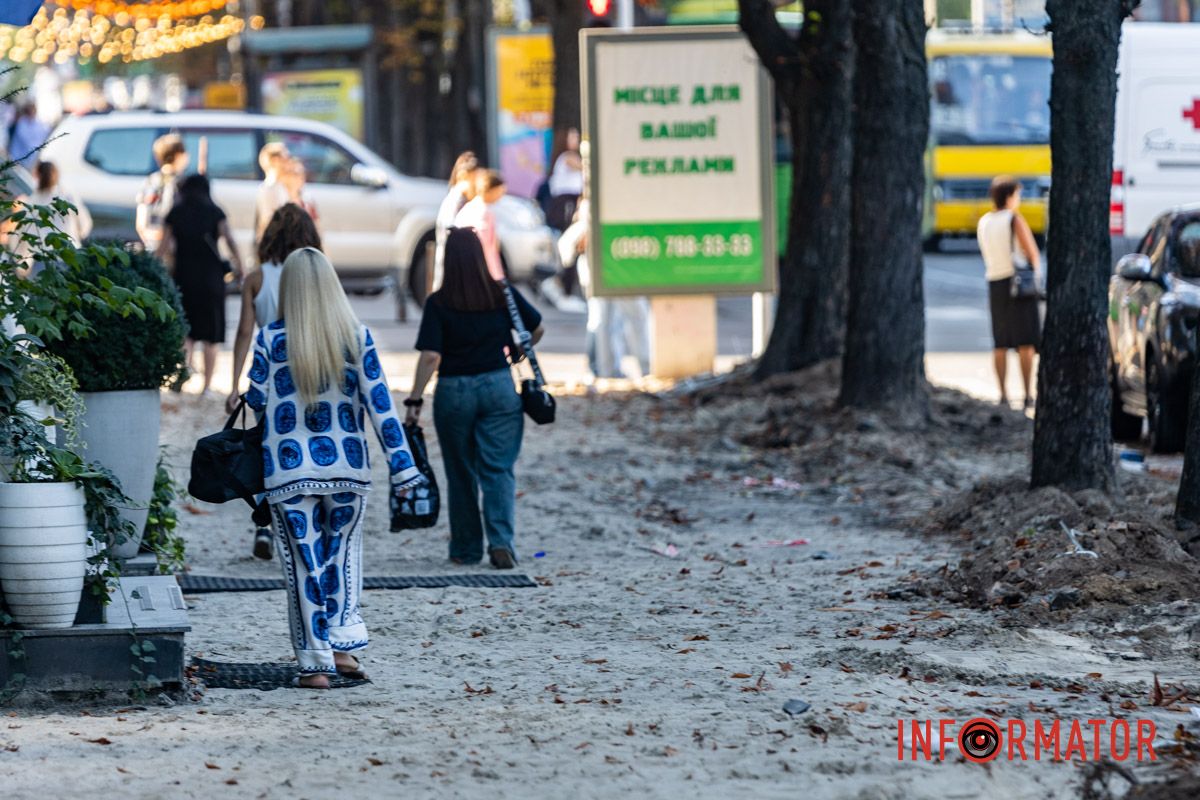 Розритий центр і піщані стежки: у Дніпрі на проспекті Яворницького почали нову ділянку створення маршруту безбар'єрності 9