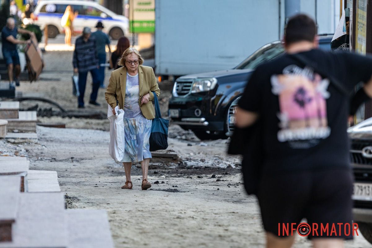 Розритий центр і піщані стежки: у Дніпрі на проспекті Яворницького почали нову ділянку створення маршруту безбар'єрності 15
