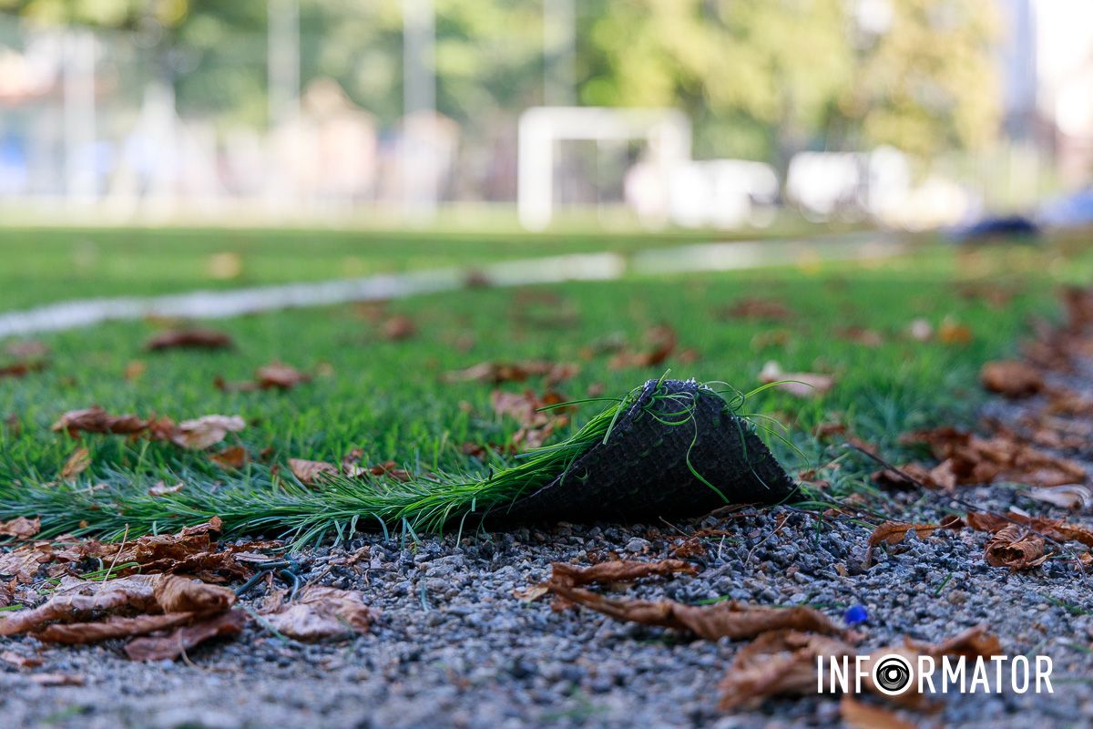 Качественный ремонт В Днепре в сквере Янгеля за 3 миллиона обновили футбольное поле: как оно выглядит после ремонта 1