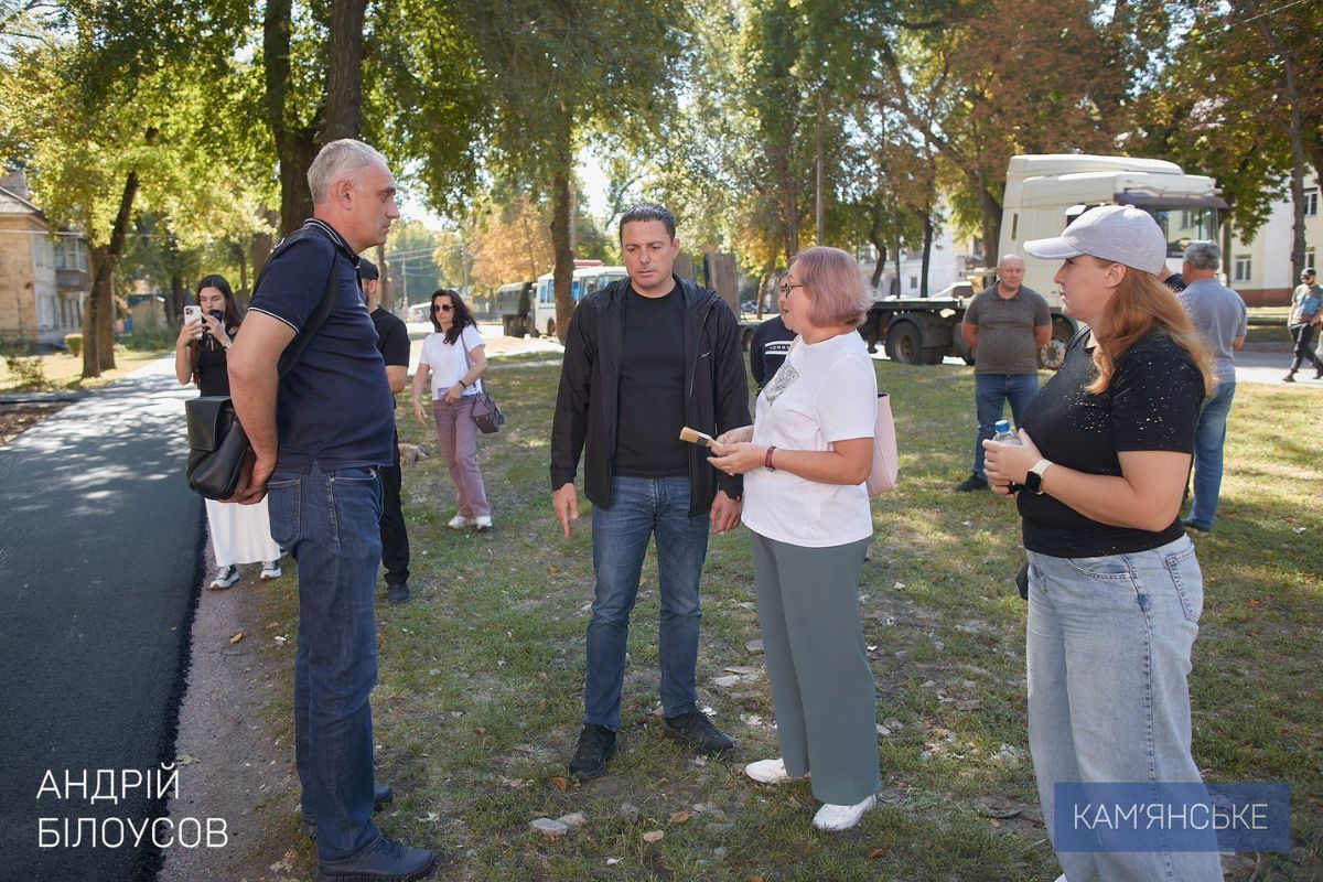 В Каменском продолжается восстановление тротуаров по городу