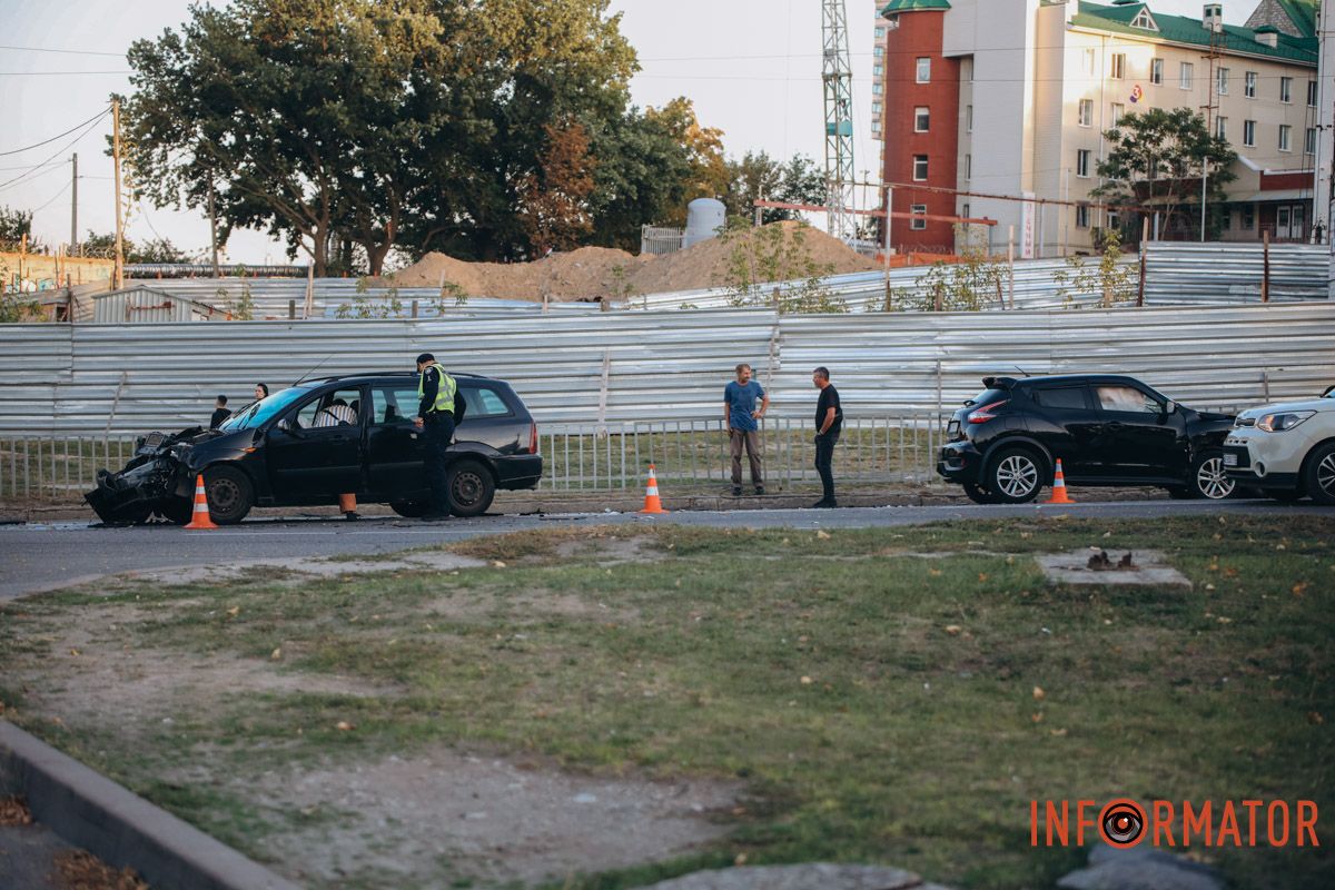 Сюди приїхали правоохоронці