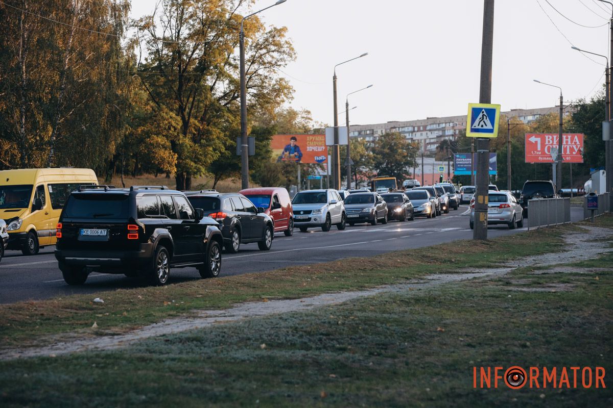 Спостерігається затор по вулиці Космічній в бік кільця на Перемозі