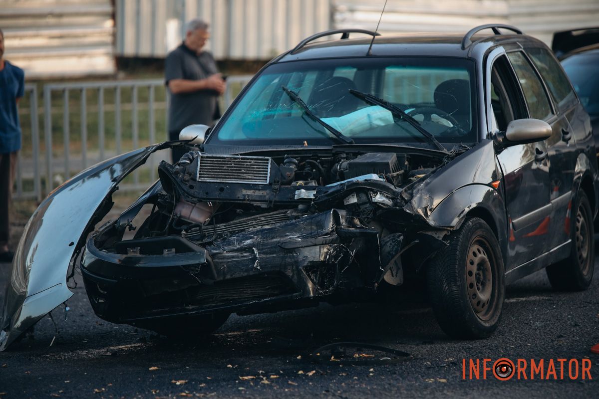 Автомобілі сильно побиті