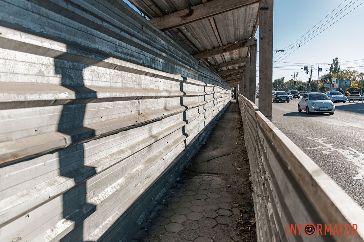 Тоді огородили ділянку парканом Тоді огородили ділянку парканом