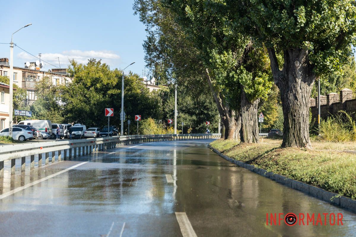 «Бесплатная автомойка» или как в Днепре на Криворожской из-под земли бил гейзер 15