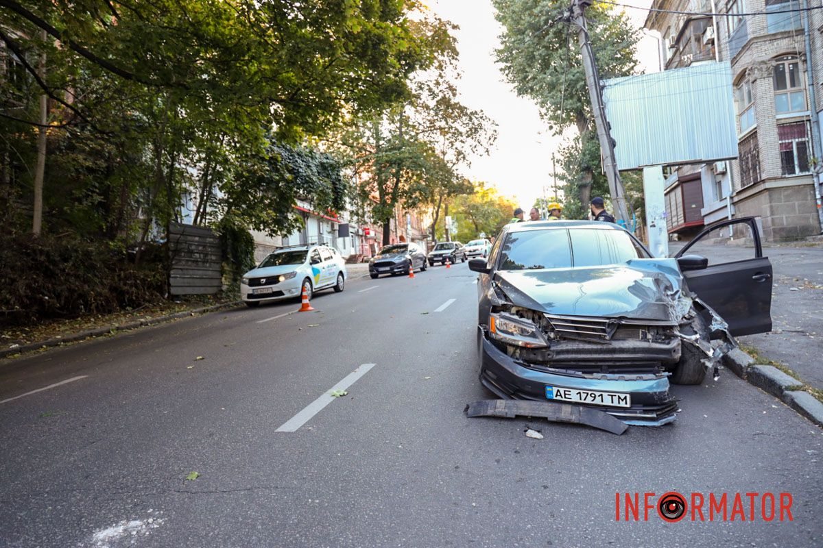 Автомобиль въехал в электросопротивление и сильно повредил его Автомобиль въехал в электросопротивление и сильно повредил его