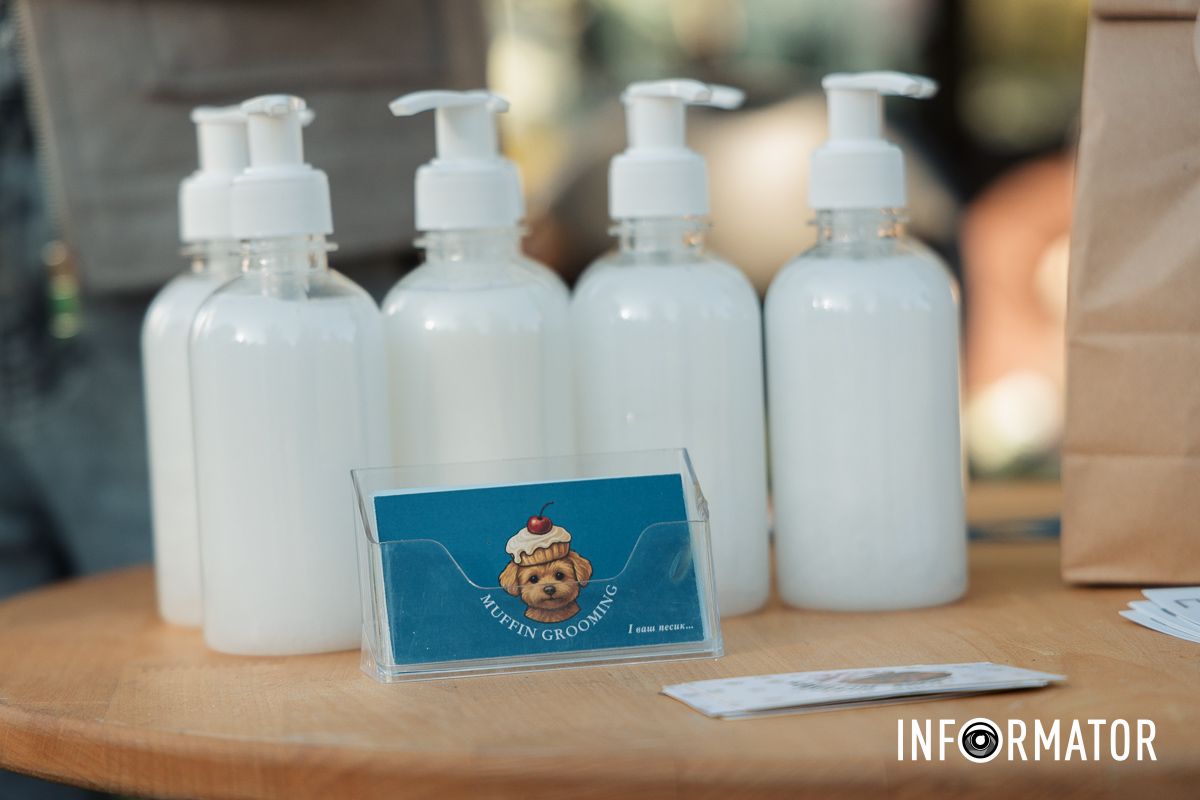 Дефіле собак, фотозони та море позитиву: у Дніпрі пройшов “Гав-Гав Фест – 2025” 42