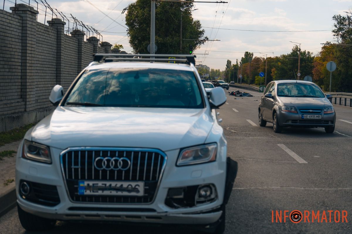 Після цього на нього наїхала автівка Audi Після цього на нього наїхала автівка Audi