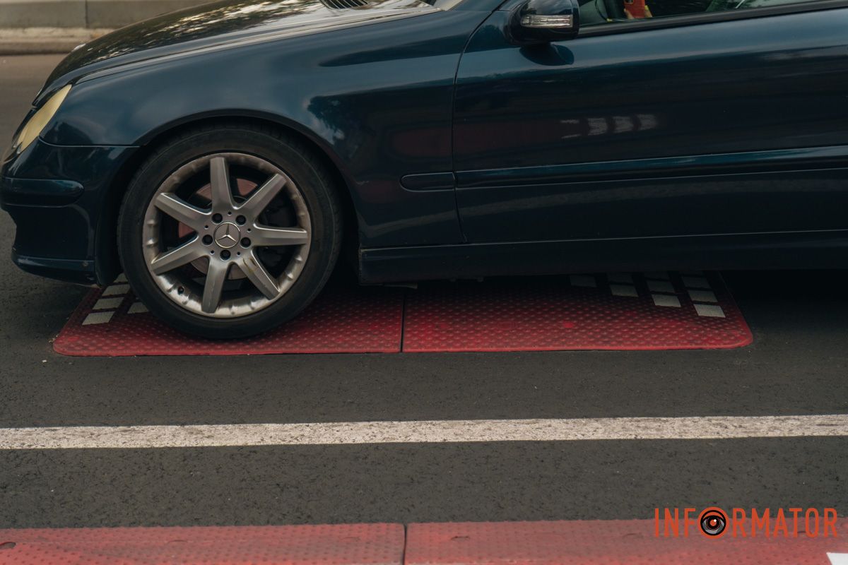 Тут нещодавно відремонтували дорожнє покриття Тут нещодавно відремонтували дорожнє покриття