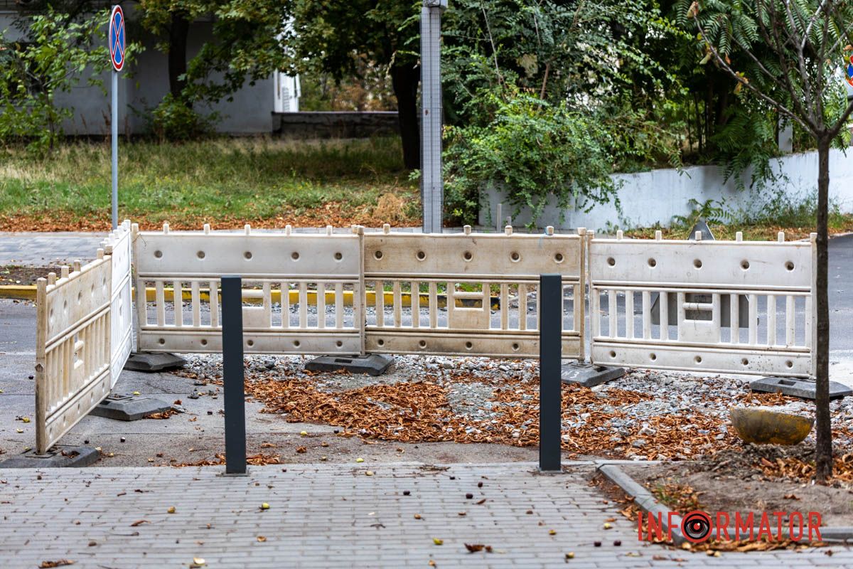 Пропасть на Вернадского растет: дорога в центре Днепра разрушается после работ коммунальщиков 4