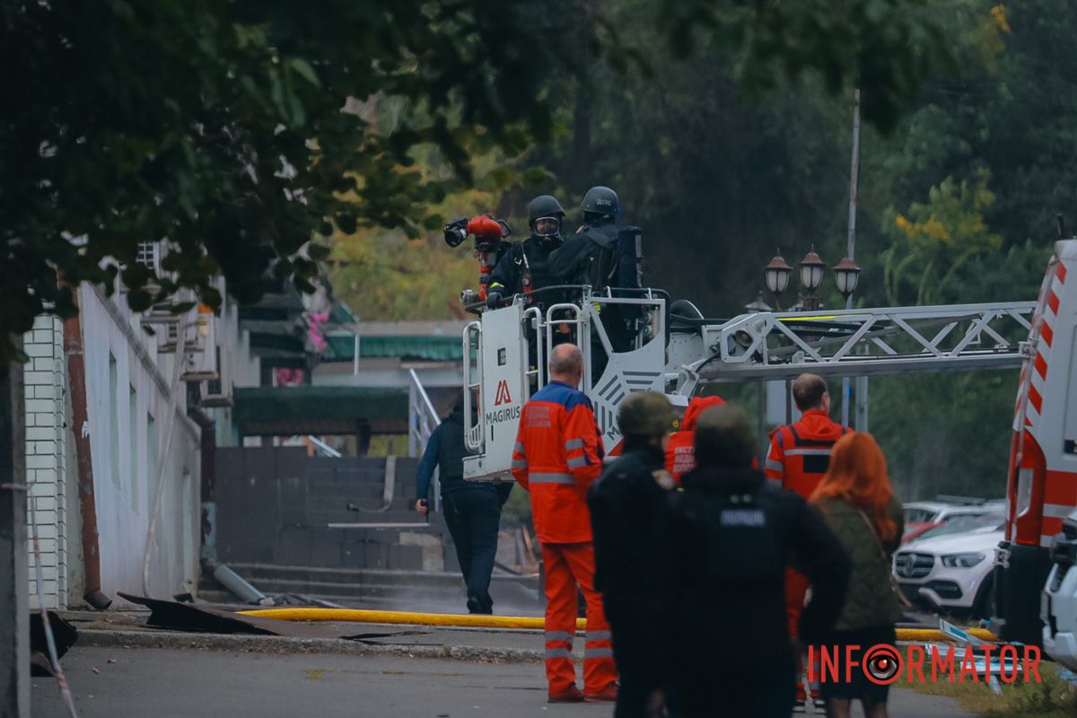 У Дніпрі внаслідок атаки безпілотниками загинула 1 людина Росіяни вдарили по офісній будівлі у центрі Дніпра: фоторепортаж Інформатора 15