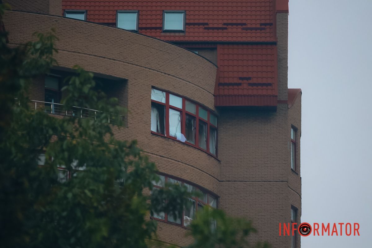 Вибиті вікна поблизу епіцентру вибуху Вибиті вікна поблизу епіцентру вибуху