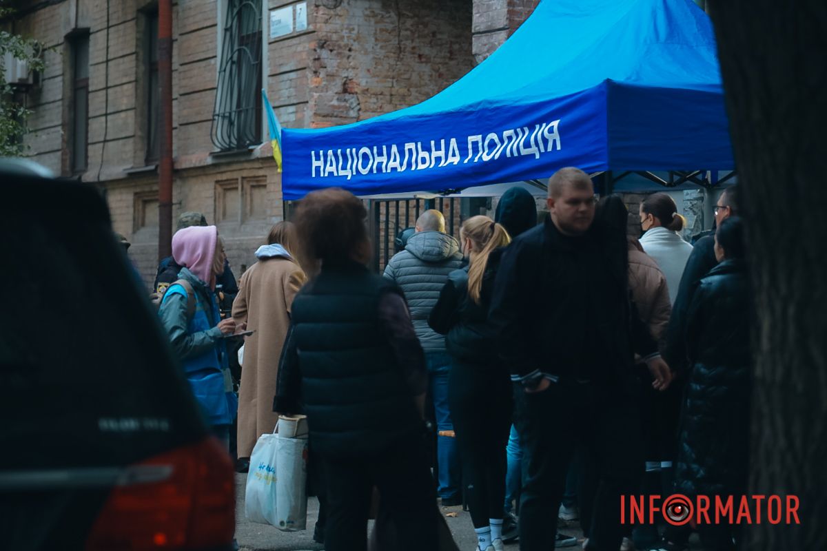 Залучені усі надзвичайні служби Залучені усі надзвичайні служби