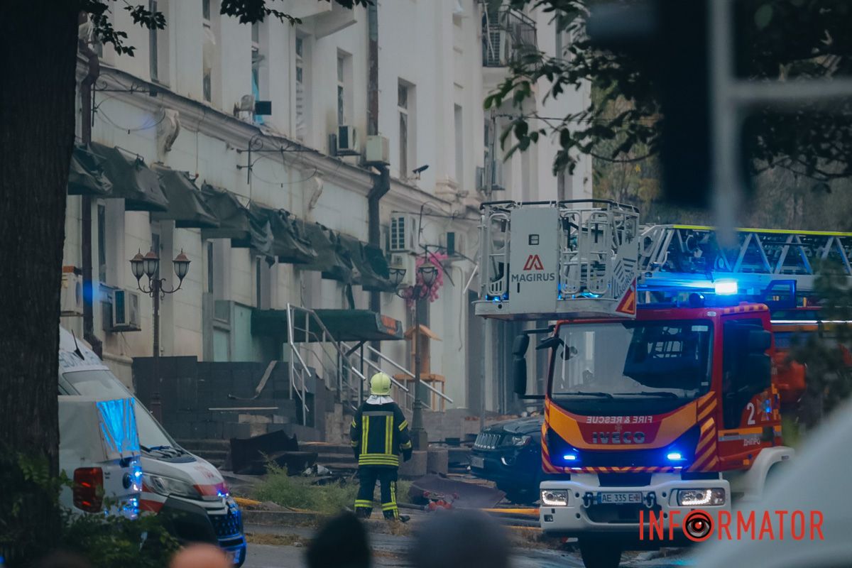 Десятки людей знаходилися на роботі Десятки людей знаходилися на роботі