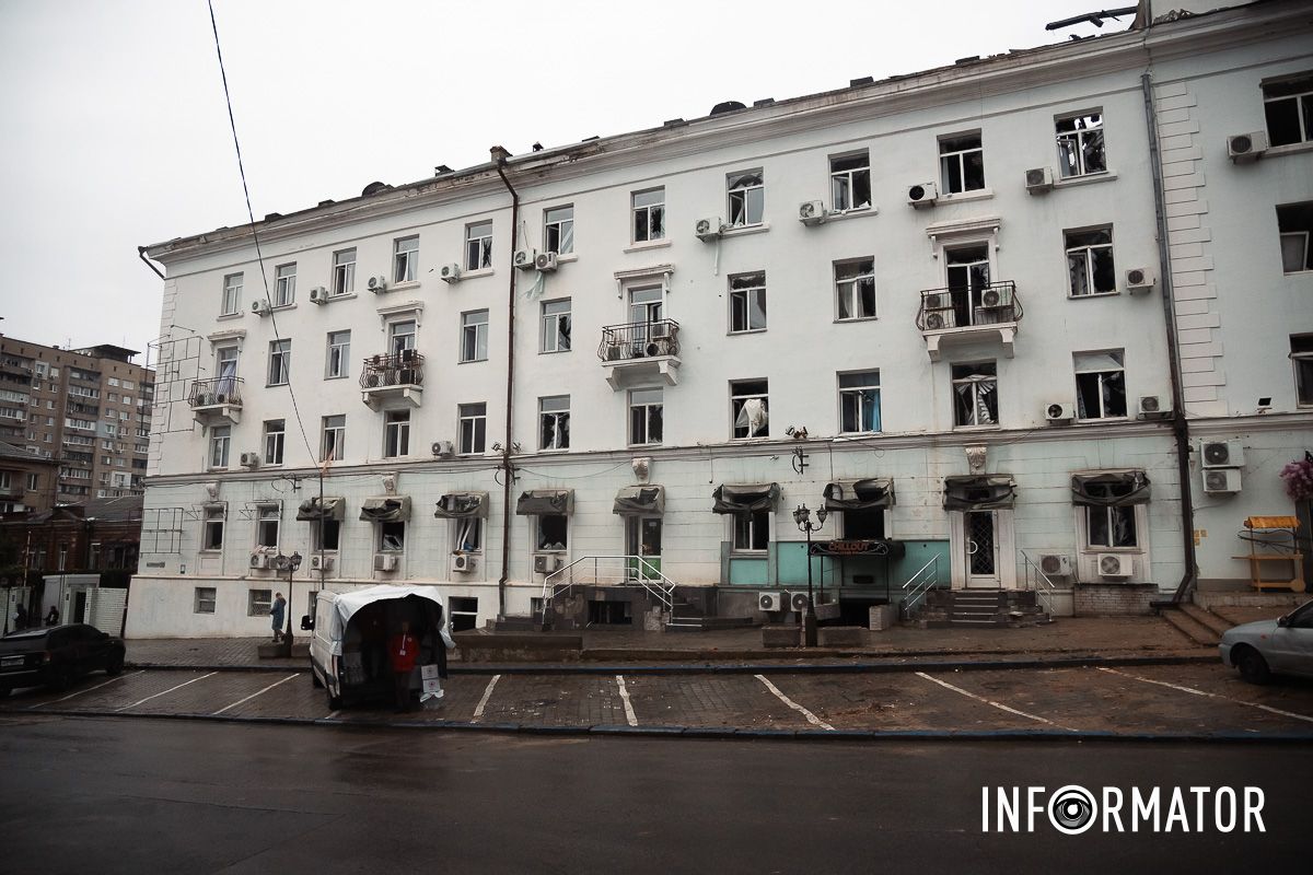 Світла в будинку немає Світла в будинку немає