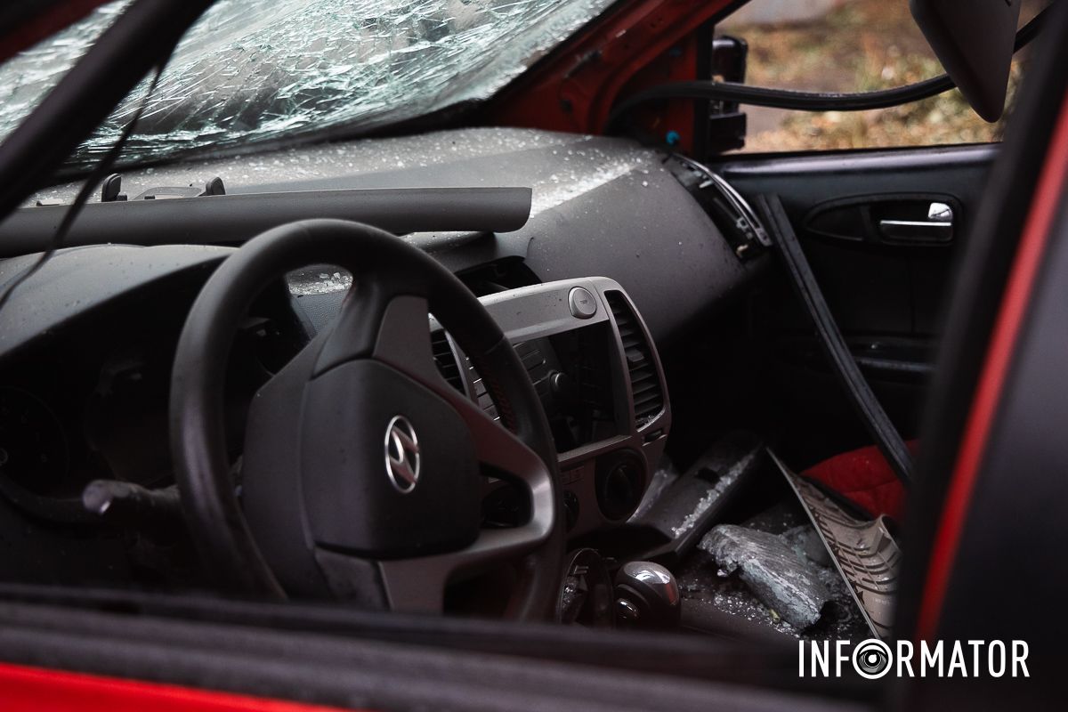 Салон пошкодженої автівки Салон пошкодженої автівки