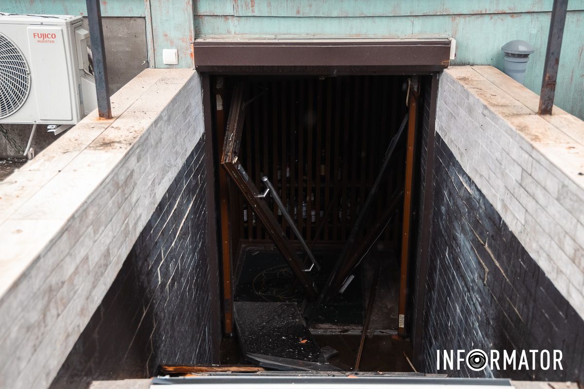 Вибиті двері Вибиті двері