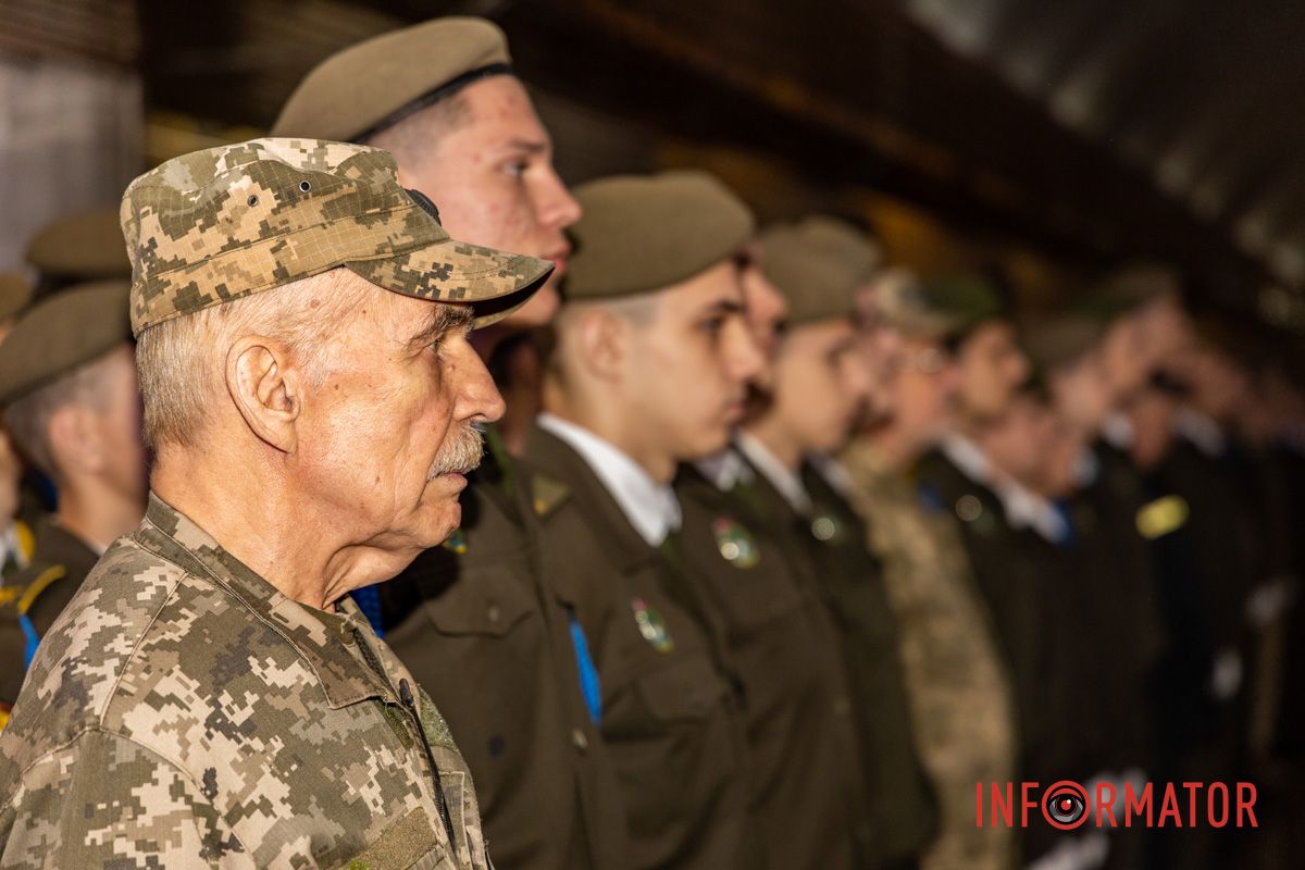 Сто вихованців Ліцею митно-податкової справи склали Клятву ліцеїста Клятва ліцеїстів і показовий виступ: як у Дніпрі відзначили День захисників і захисниць на «Вокзальній» 5