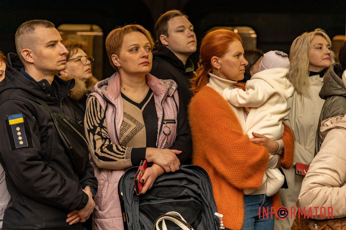 Дніпро об’єднався у святі Клятва ліцеїстів і показовий виступ: як у Дніпрі відзначили День захисників і захисниць на «Вокзальній» 13