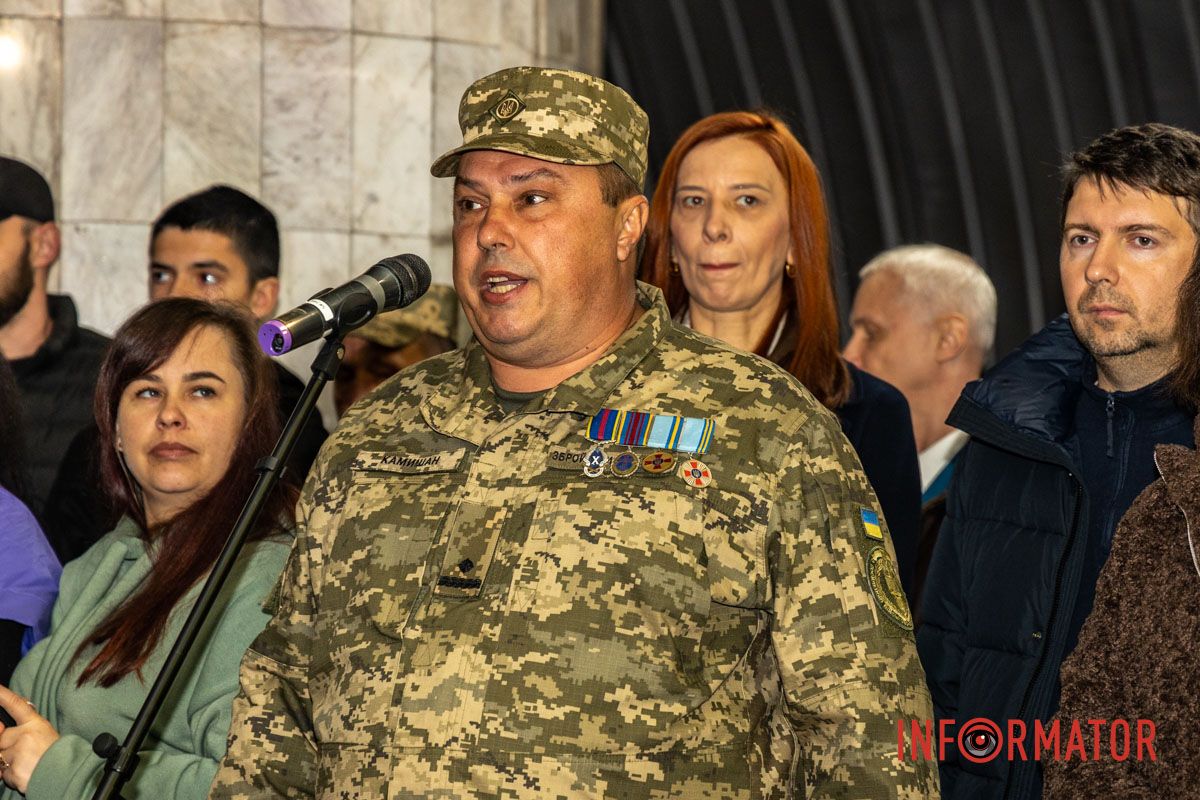 Звернення до ліцеїстів Клятва ліцеїстів і показовий виступ: як у Дніпрі відзначили День захисників і захисниць на «Вокзальній» 23