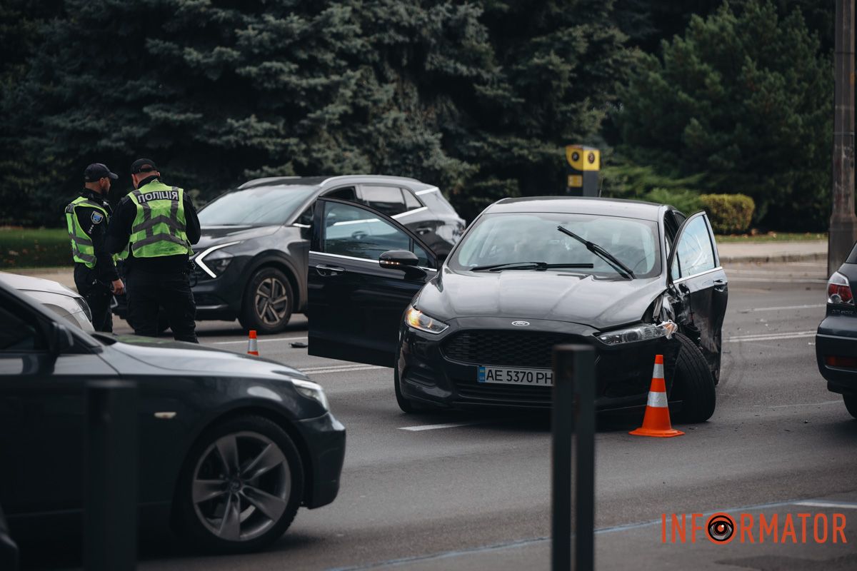 Сюда приехали правоохранители Сюда приехали правоохранители