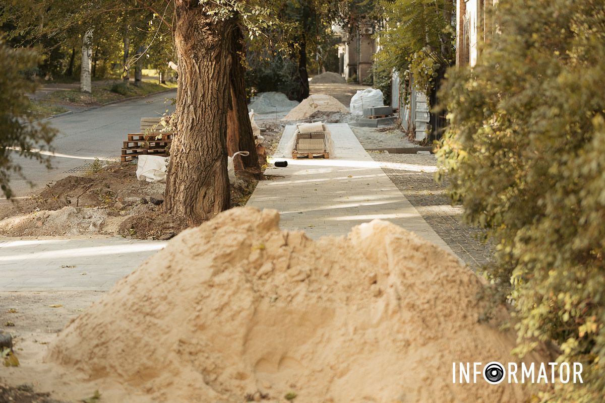 Все расходы взял на себя инвестор В Днепре на Ивана Акинфиева не за бюджетные средства обновляют тротуар 9