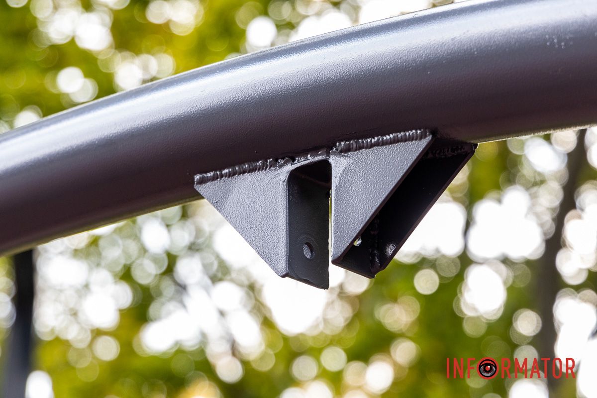 Ремонтники работают и на детской площадке В Днепре в сквере Героев ремонтируют детскую и инклюзивную площадки: подробности 8