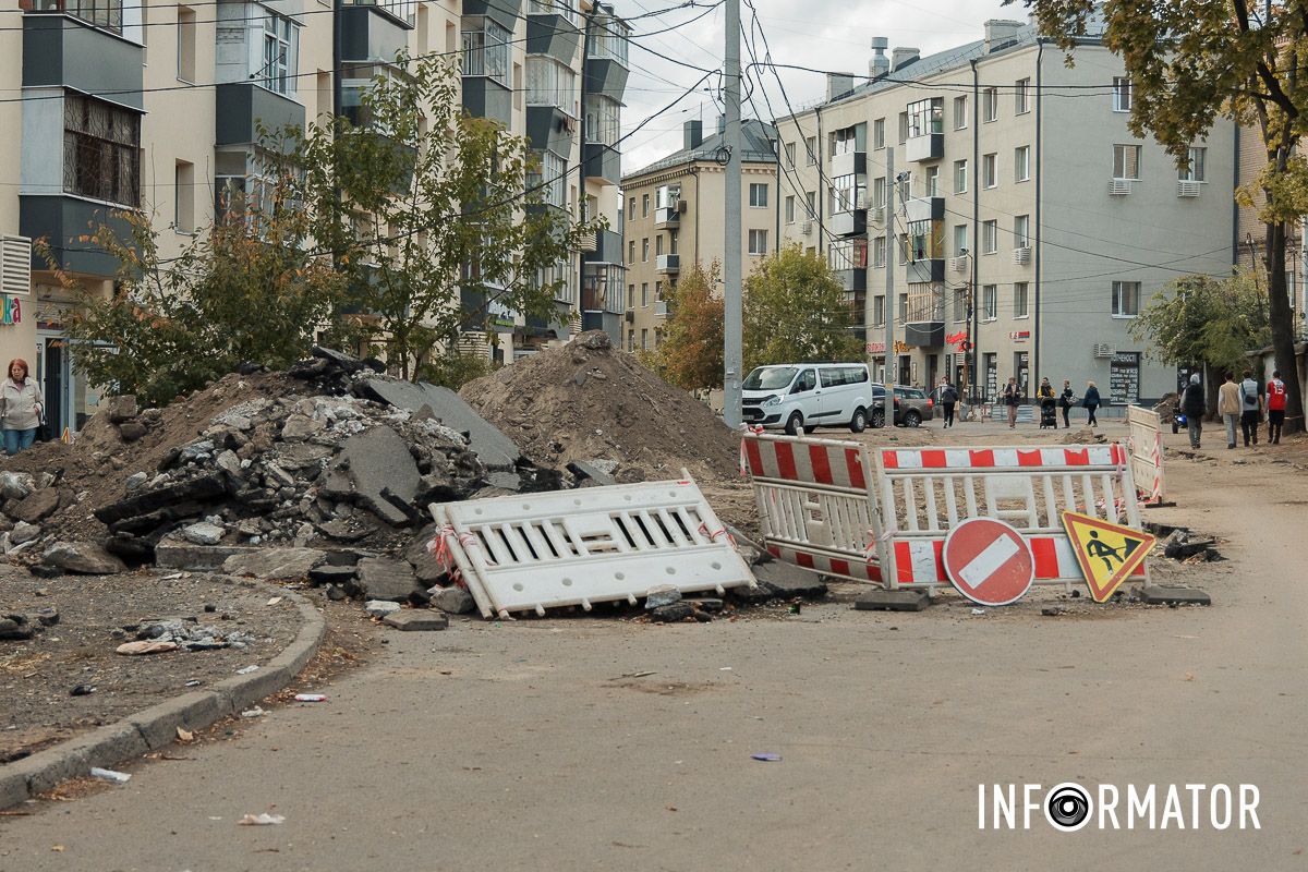 Реконструкция продолжается: в Днепре ремонтируют магистральный трубопровод на Инженерной 2